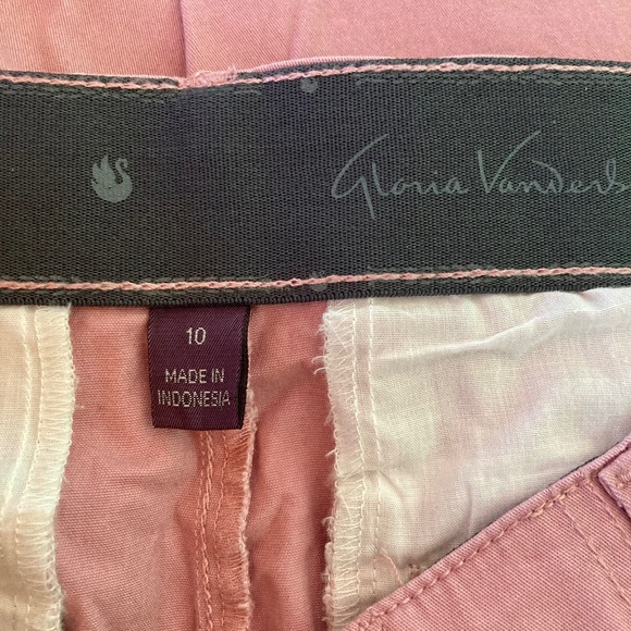 Women’s size 10 Gloria Vanderbilt pink capri pants with elastic waistband - Picture 3 of 6
